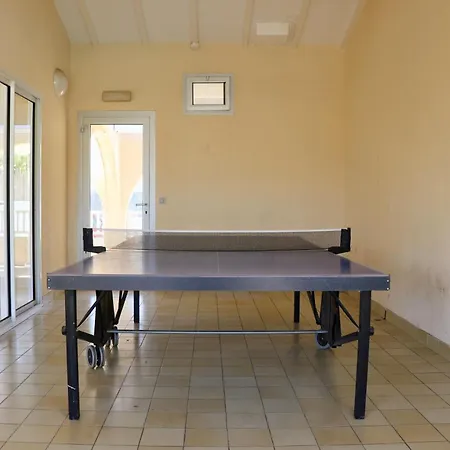 Splendid 3-bedroom For 6 People בית נופש *