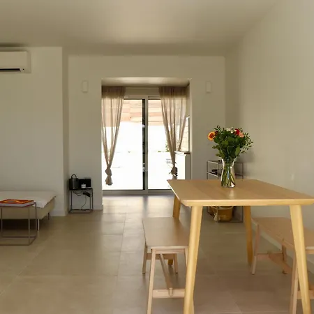 Splendid 3-bedroom For 6 People Holiday home Saint-Tropez