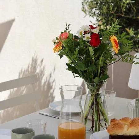 Splendid 3-bedroom For 6 People בית נופש